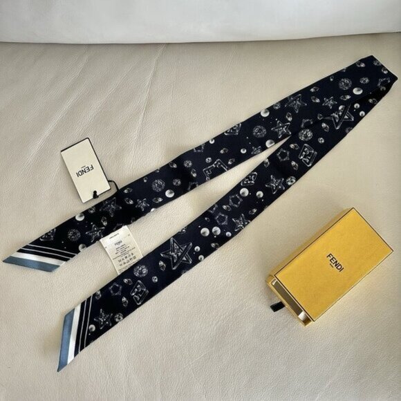 NEW FENDI TWILL SCARF SILK BLUE PLANETS STARS 100% Authentic - Picture 4 of 8
